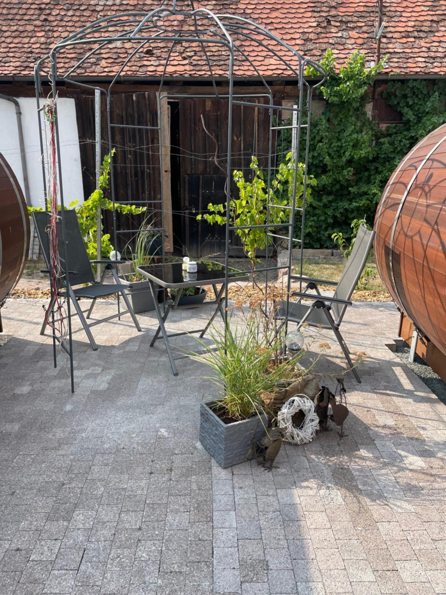 Ferienwohnung Schlafen Im Weinfass Ipsheim Exterior foto